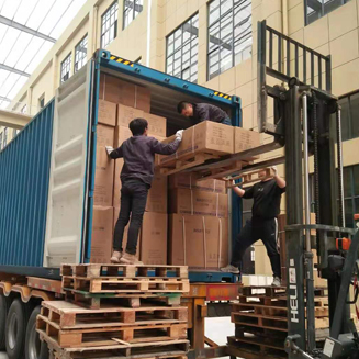 Loading one more 40HQ hybrid solar air conditioner to Ghana